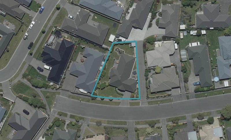 10 Amdale Avenue, Broomfield, Christchurch - Carousel 1