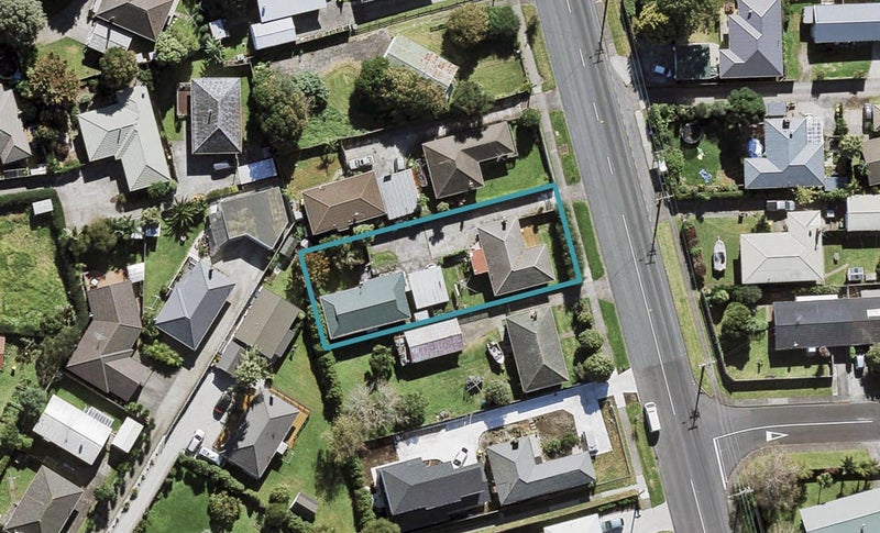 616 Te Atatu Road, Te Atatu Peninsula, Auckland - Carousel 1