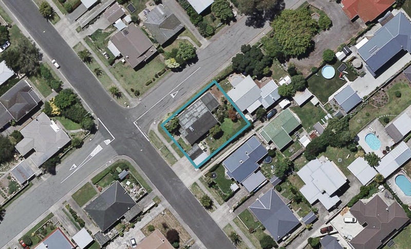 623 Avenue Road West, Saint Leonards, Hastings - Carousel 1