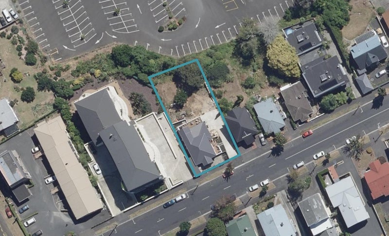 38 Thackeray Street, Hamilton Lake, Hamilton - Carousel 1