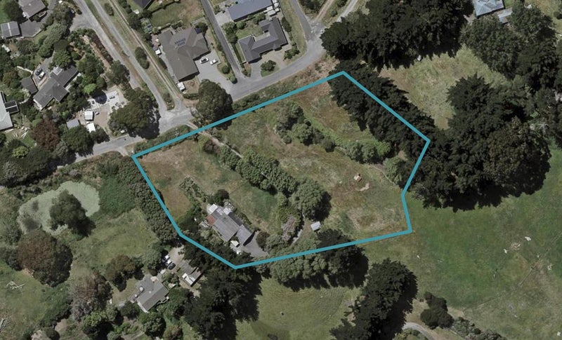34 Tieko Street, Otaihanga, Paraparaumu - Carousel 1