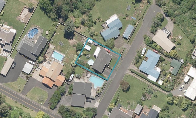 1 Iris Place, Bastia Hill, Whanganui - Carousel 1