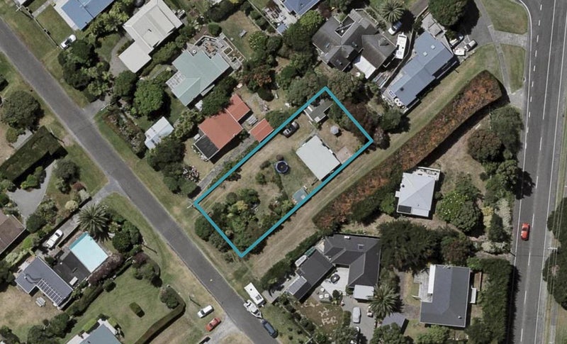 25 Hona Street, Waikanae Beach, Waikanae - Carousel 1