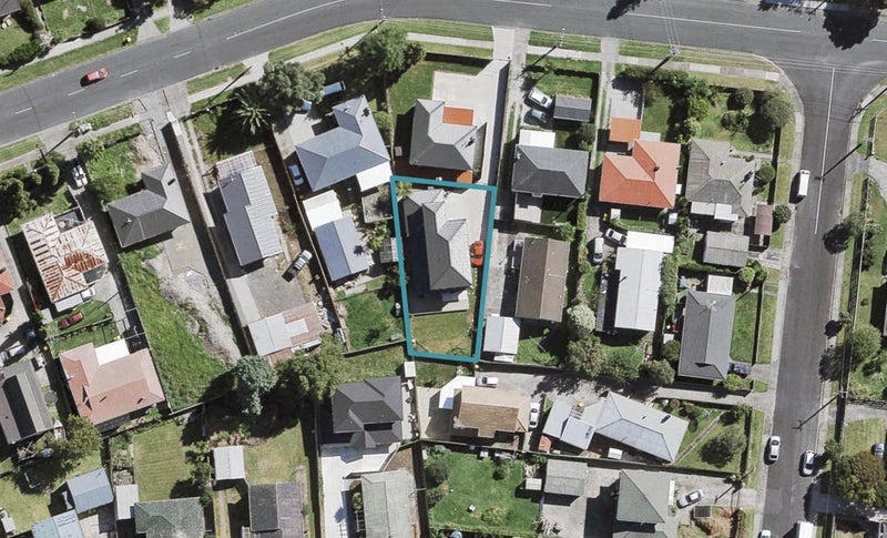 45A Larnoch Road, Henderson, Auckland - Carousel 1