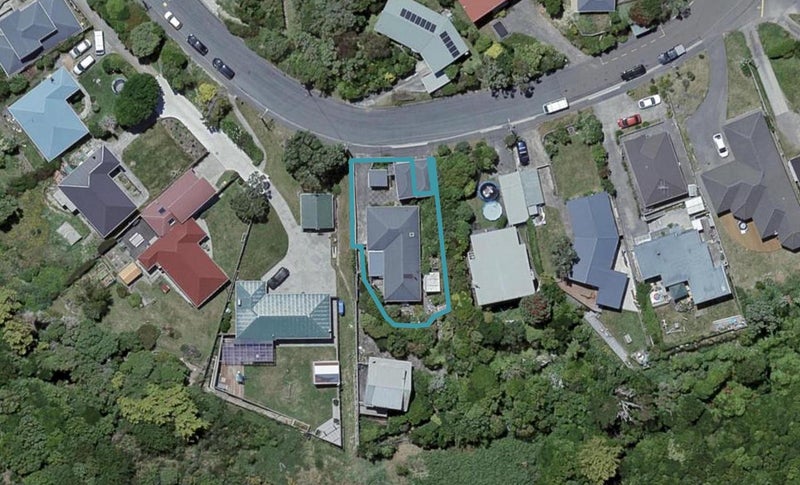 44 Miles Crescent, Newlands, Wellington - Carousel 1