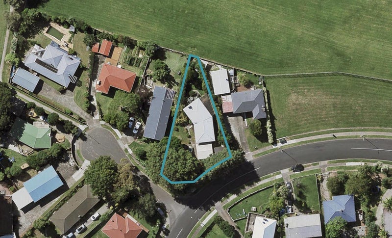 1 Cindy Place, Pakuranga, Auckland - Carousel 1