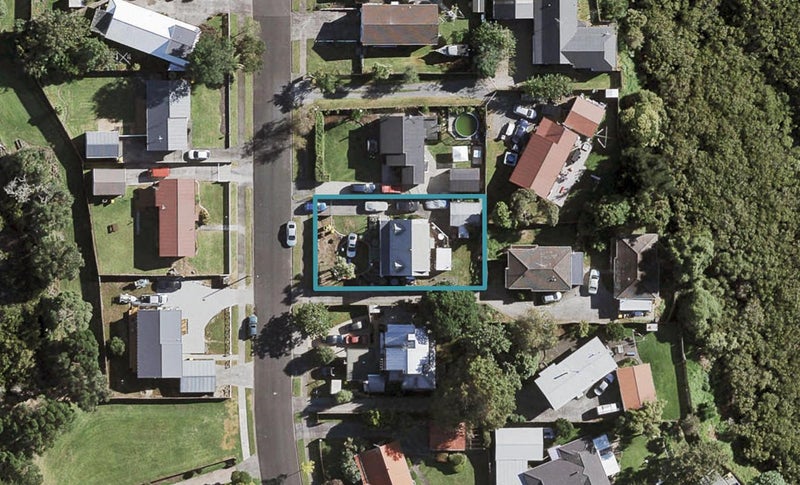 35 Seaward Place, Wattle Downs, Auckland - Carousel 1