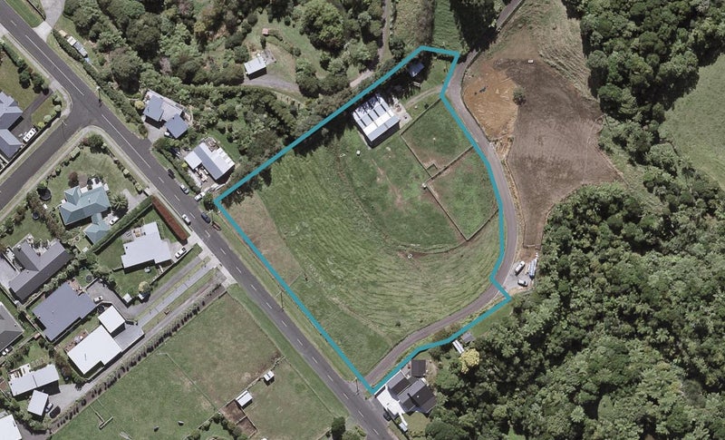 129 Wairau Road, Oakura, New Plymouth - Carousel 1