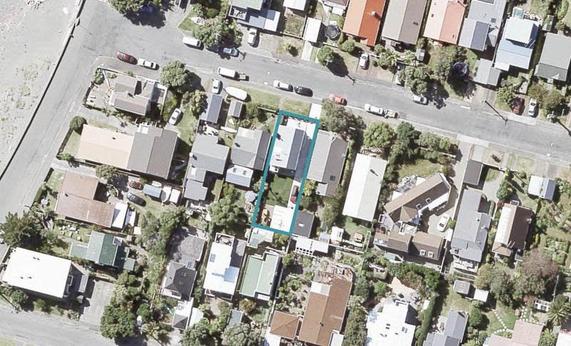 23 Kauri Street, Eastbourne, Lower Hutt - Carousel 1
