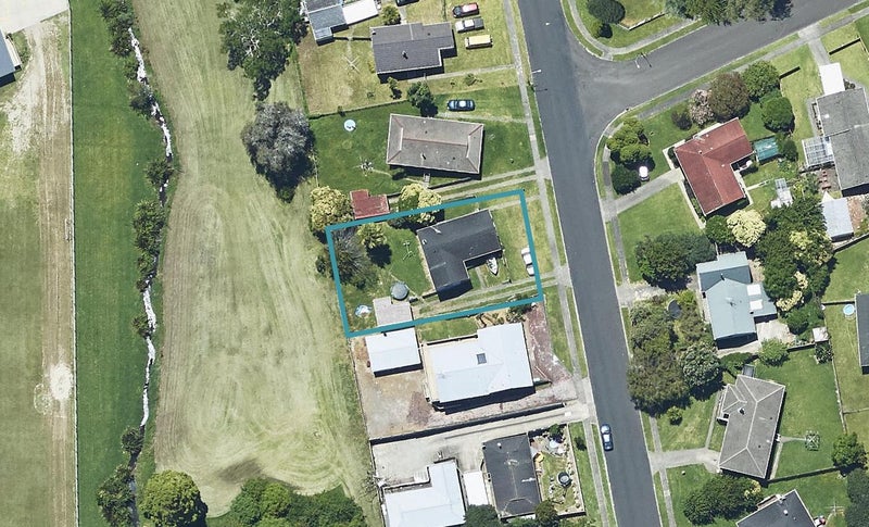 25 Arawata Avenue, Welcome Bay, Tauranga - Carousel 1