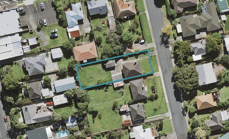 2 Kohanga Road, Mangere Bridge, Auckland - Carousel 1