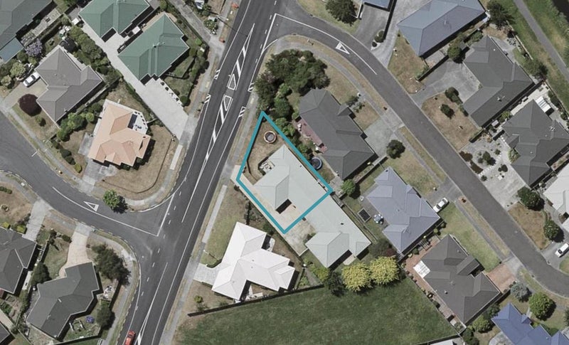 147 Guildford Drive, Paraparaumu Beach, Paraparaumu - Carousel 1