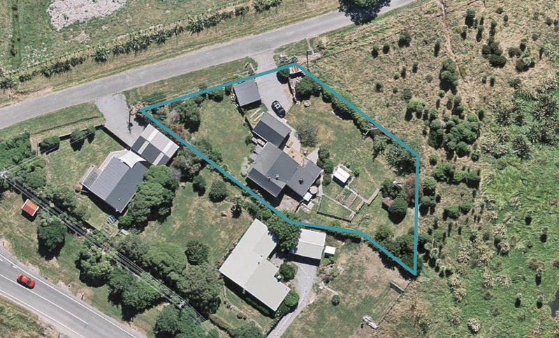 10 Robinsons Bay Valley Road, Robinsons Bay, Akaroa - Carousel 1