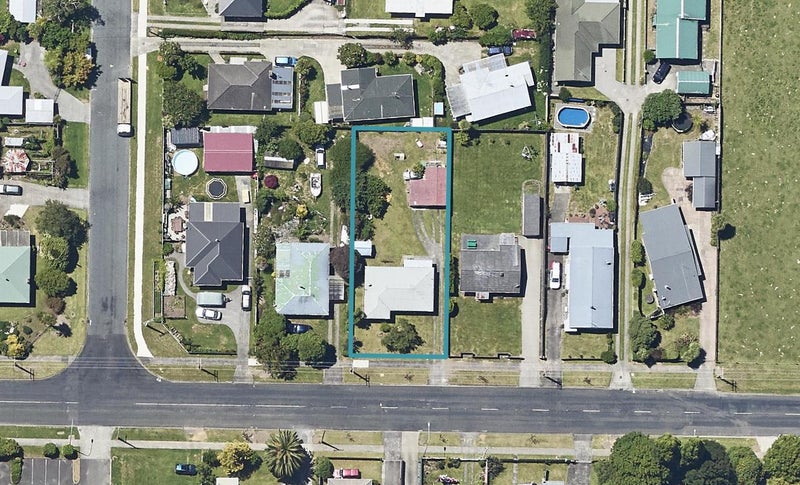 70 BEACH ROAD , Katikati, Western Bay Of Plenty - Carousel 1