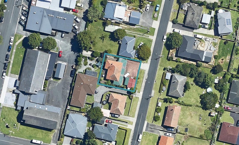 23 Pine Avenue, Otumoetai, Tauranga - Carousel 1