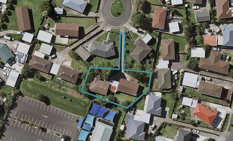 2/8 Iota Place, Clover Park, Auckland - Carousel 1