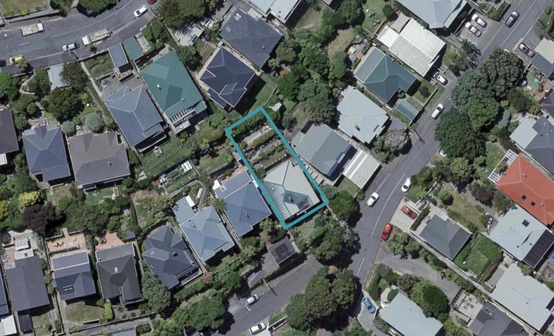 2 Rewa Road, Hataitai, Wellington - Carousel 1