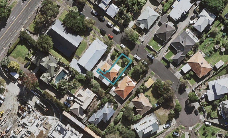 1C Saint Oswalds Road, Greenlane, Auckland - Carousel 1