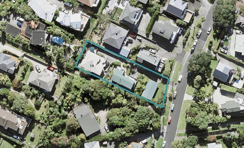 1/82 Hebron Road, Waiake, Auckland - Carousel 1