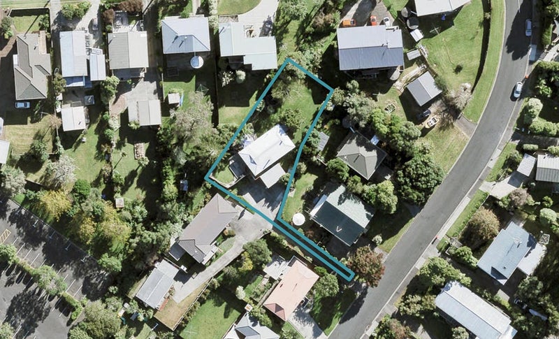 9 Springtime Crescent, Stanmore Bay, Whangaparaoa - Carousel 1