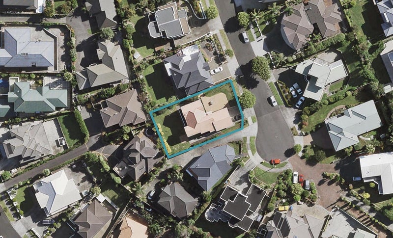 11 Lobelia Rise, Goodwood Heights, Auckland - Carousel 1