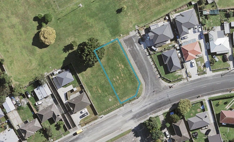 28 McAnnalley Street, Manurewa East, Auckland - Carousel 1