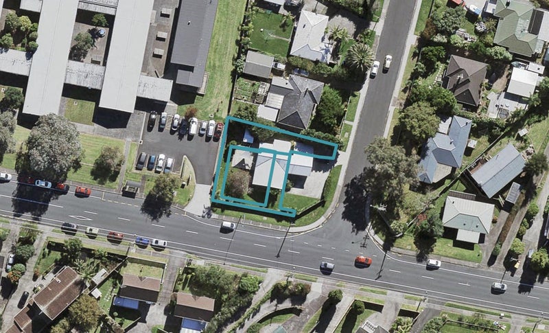 150D Chivalry Road, Glenfield, Auckland - Carousel 1