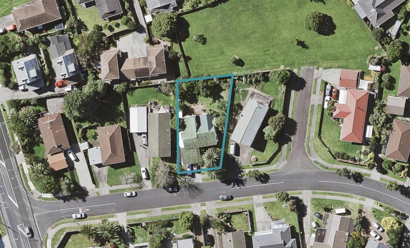 73 Lewisham Street, Highland Park, Auckland - Carousel 1