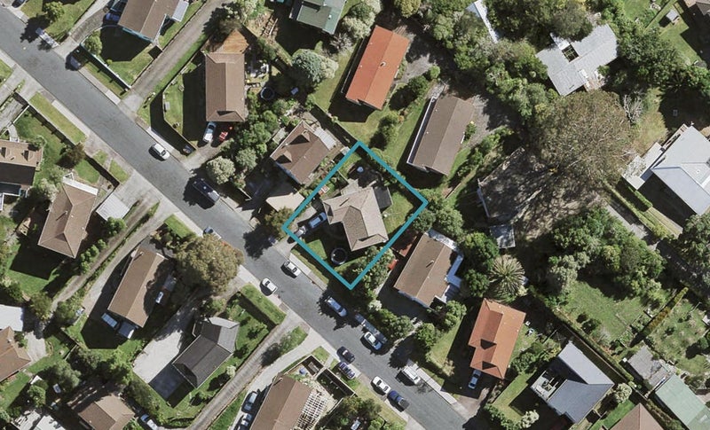 11 Sungrove Rise, Sunnyvale, Auckland - Carousel 1