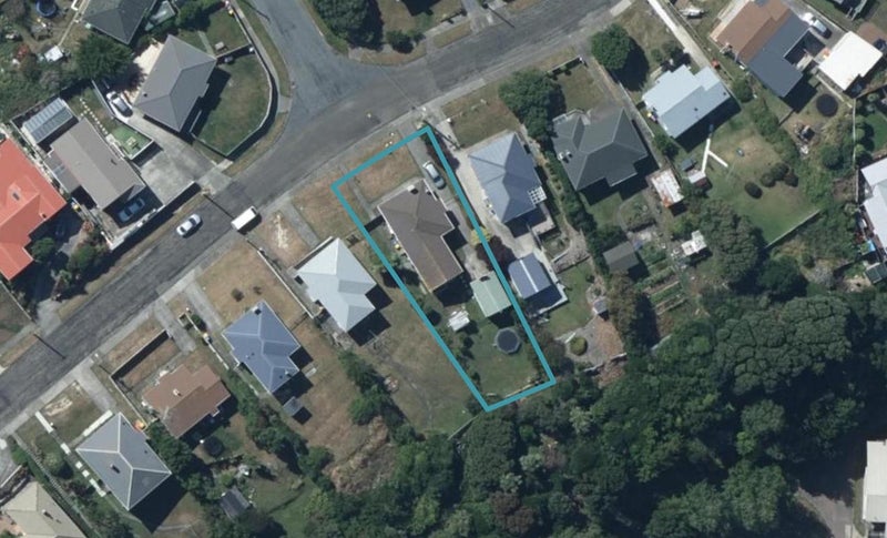 45 Waiuta Street, Titahi Bay, Porirua - Carousel 1