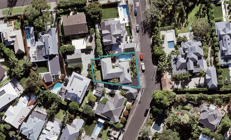 4 Wolseley Avenue, Herne Bay, Auckland - Carousel 1