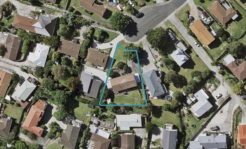 15 Tesla Place, Totara Vale, Auckland - Carousel 1