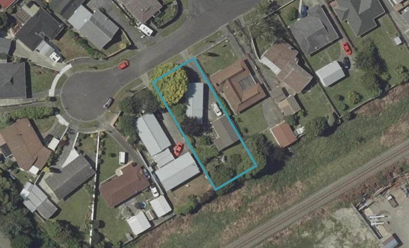 10 Geraldine Crescent, Cloverlea, Palmerston North - Carousel 1