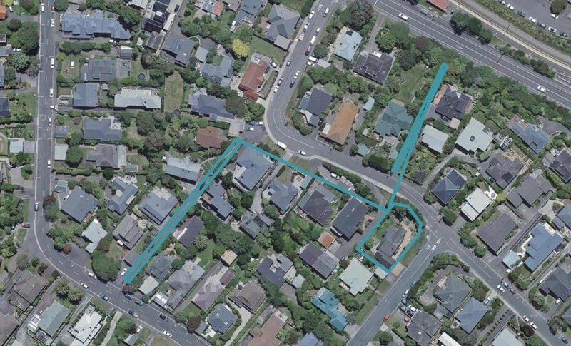 2 Swansea Street, Khandallah, Wellington - Carousel 1