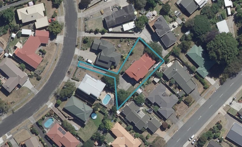 49 Lansdowne Crescent, Glenview, Hamilton - Carousel 1