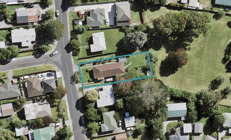 2/8 Ranui Avenue, Ranui, Auckland - Carousel 1