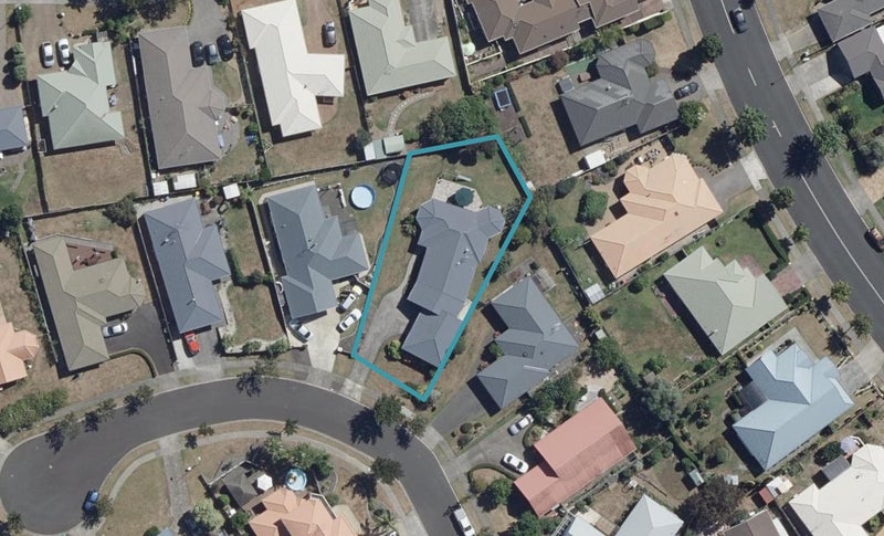 12 Glencoe Place, Nawton, Hamilton - Carousel 1