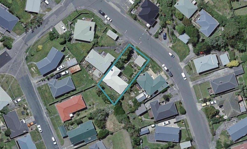55 Kenmore Street, Newlands, Wellington - Carousel 1