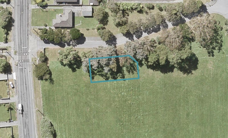 2 Pukeatua Place, Wainuiomata, Lower Hutt - Carousel 1