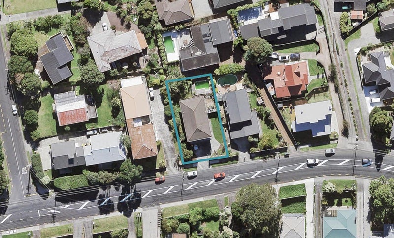 115 Golf Road, New Lynn, Auckland - Carousel 1