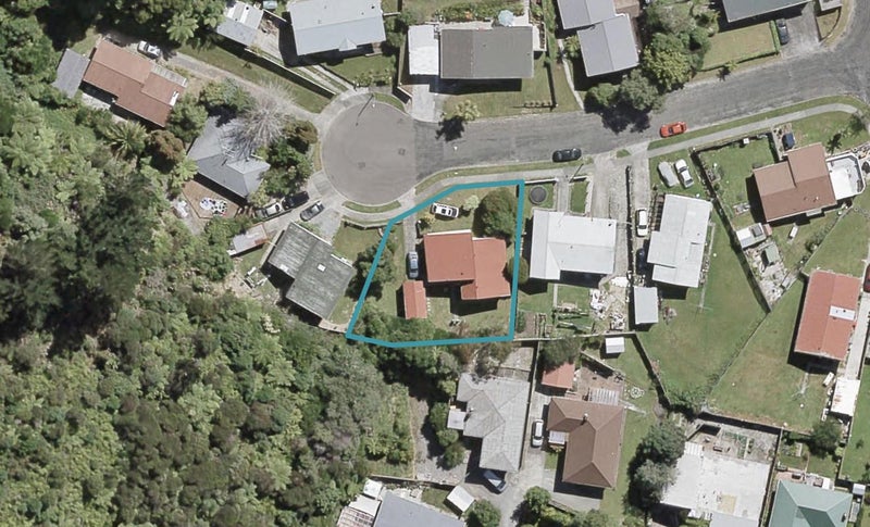4 Waipuna Grove, Stokes Valley, Lower Hutt - Carousel 1