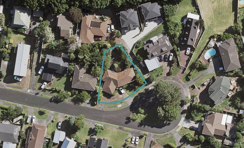 28 Deodar Place, Totara Heights, Auckland - Carousel 1