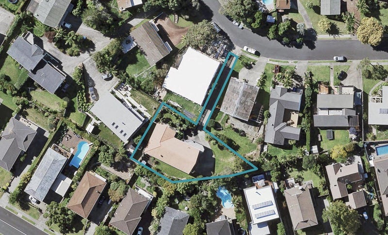 13 Coromandel Crescent, Mairangi Bay, Auckland - Carousel 1