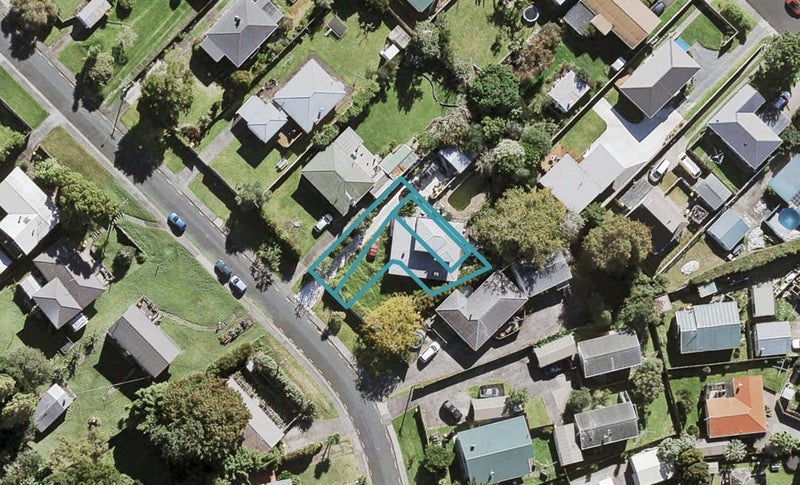 2/129 Lancaster Road, Beach Haven, Auckland - Carousel 1