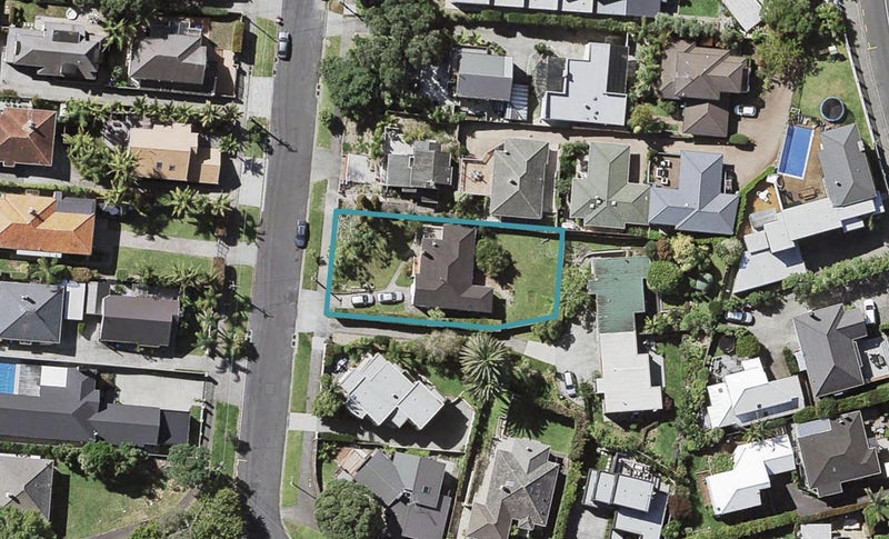 13 Comins Crescent, Mission Bay, Auckland - Carousel 1