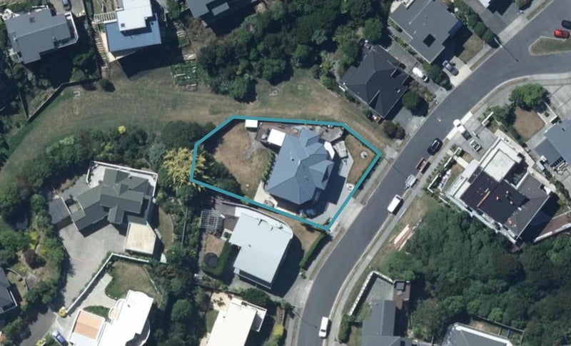 5 St Austell Close, Camborne, Porirua - Carousel 1