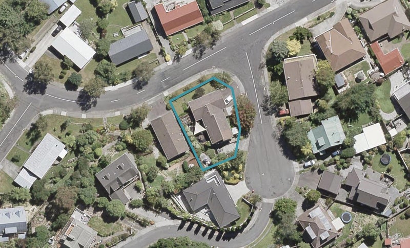 2 Roman Close, Silverstream, Upper Hutt - Carousel 1