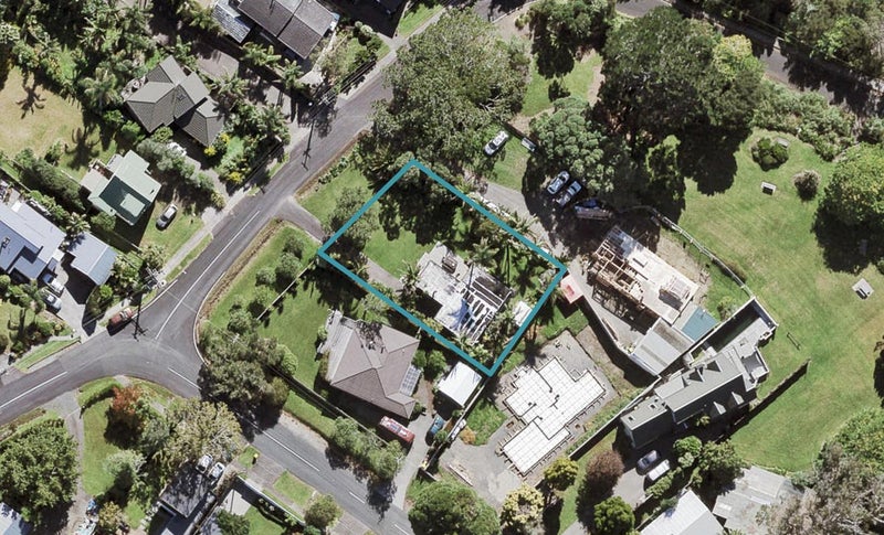 3 Twin Wharf Road, Herald Island, Auckland - Carousel 1