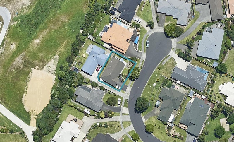 27 Arrowfield Drive, Pyes Pa, Tauranga - Carousel 1