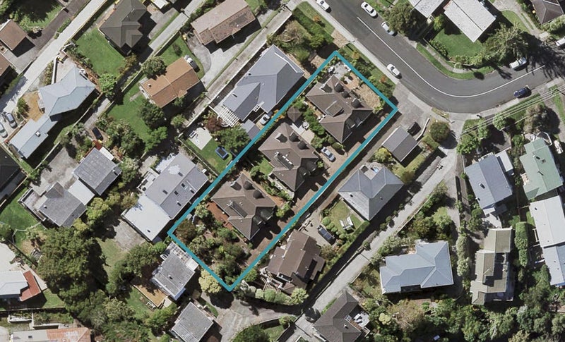 1/2 Dallinghoe Crescent, Milford, Auckland - Carousel 1